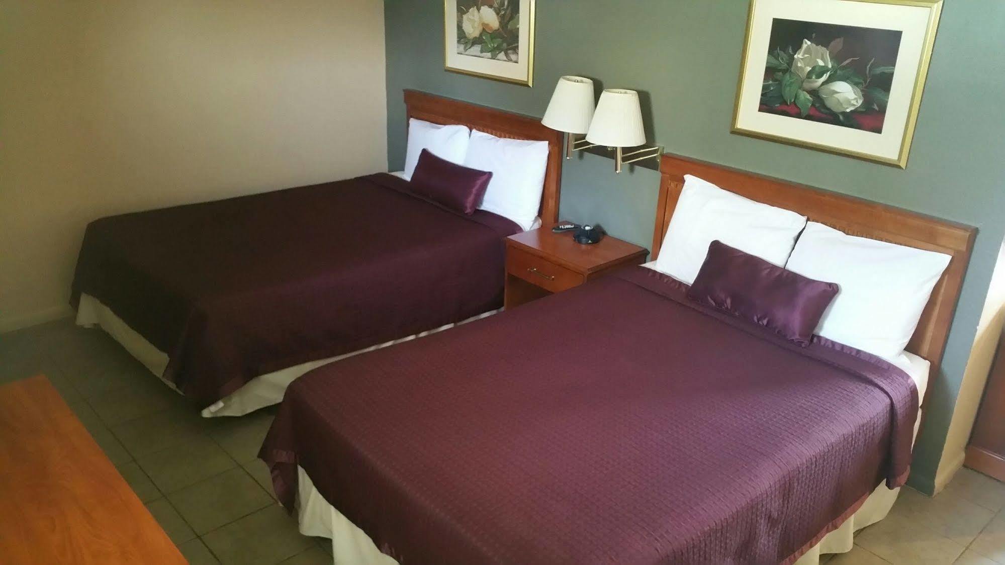 Sand Pebble Motor Lodge 포인트 플레전트 비치 외부 사진